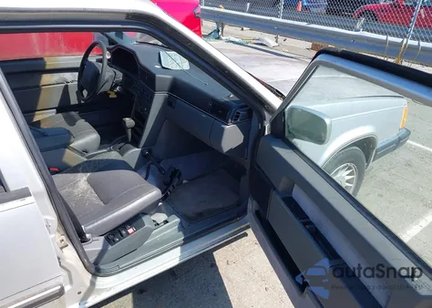 1991 Volvo 940 Se z USA, uszkodzony, nr VIN YV1KA8751M0002068